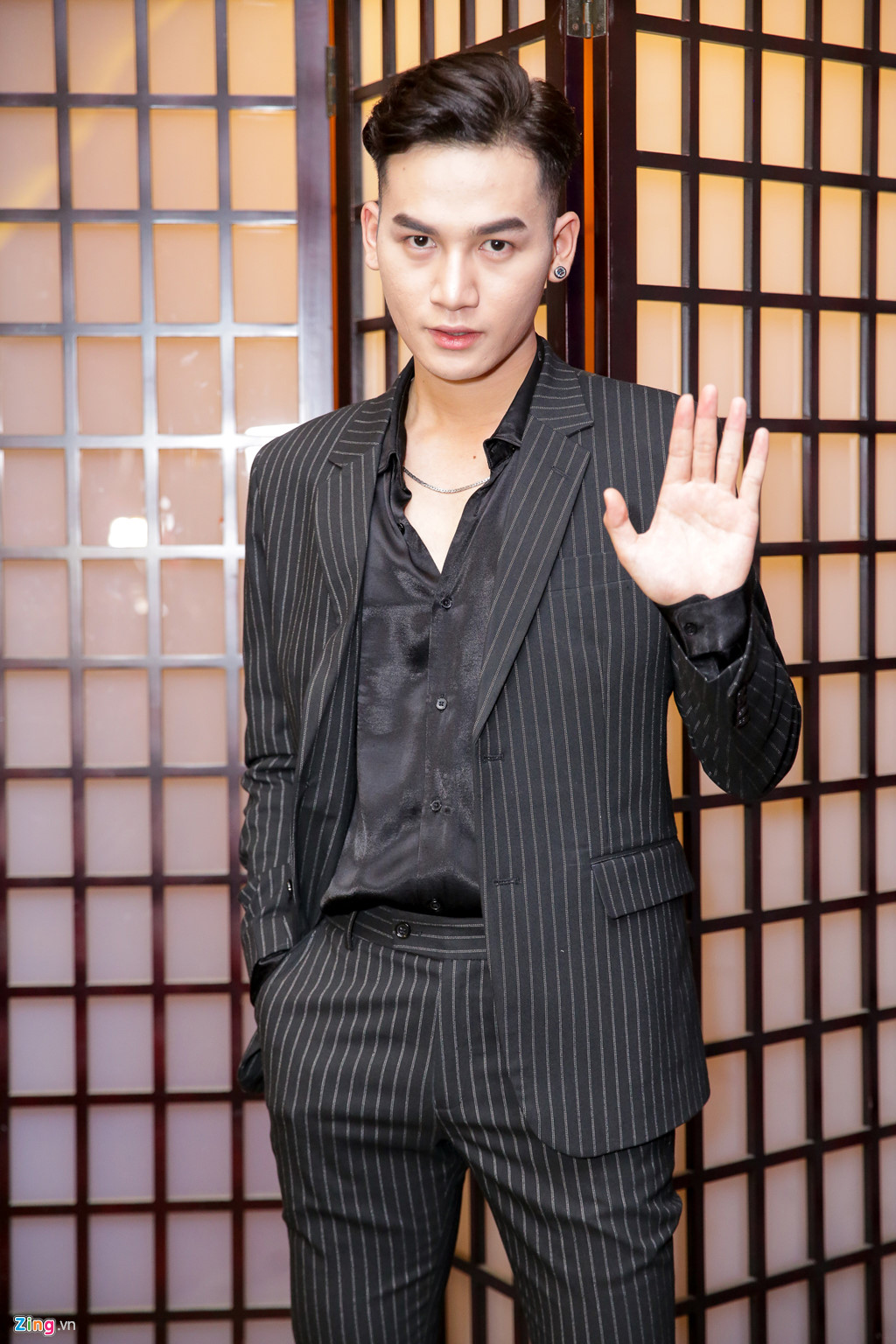 Hoa hậu Đại dương xuất hiện với biểu cảm bất biến